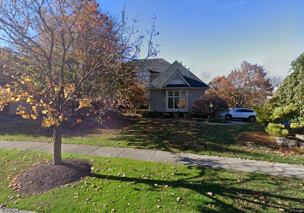 7334 Colchester Ln, West Bloomfield, MI 48322 - photo 1