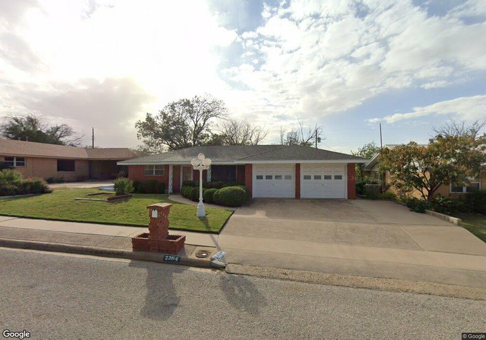 2304 Lynn Dr, Big Spring, TX 79720 - photo 1