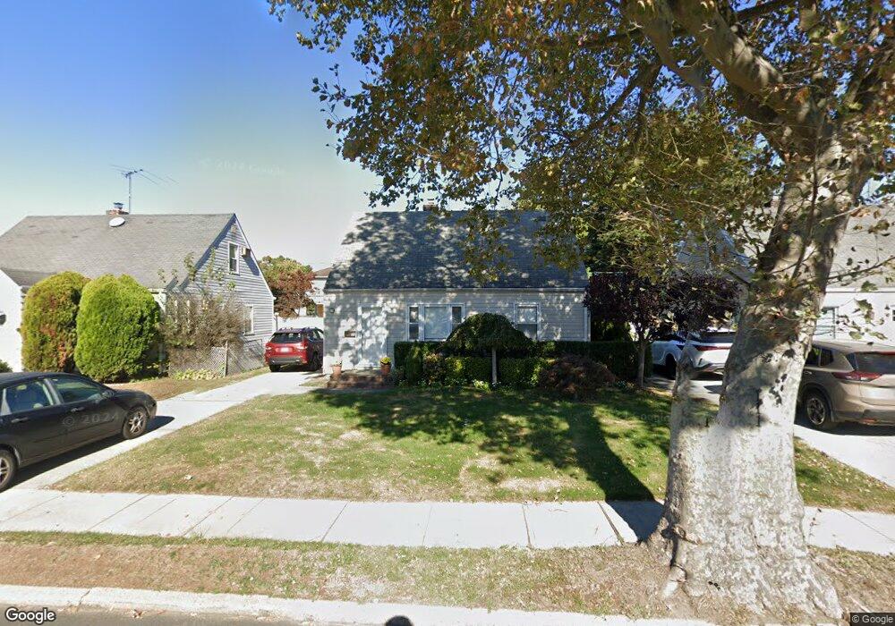 111 Peninsula Blvd, Valley Stream, NY 11581 - photo 1