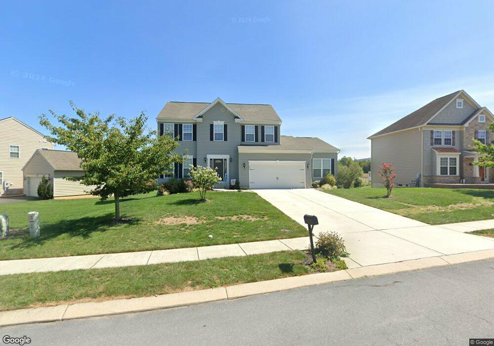 521 Creekside Blvd, Waynesboro, PA 17268 - photo 1