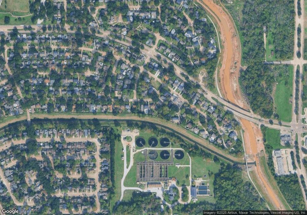 4915 Oak Shadows Dr, Houston, TX 77091 - photo 1