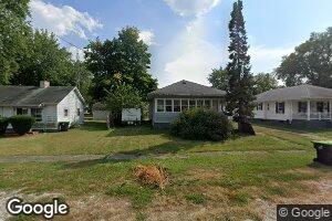 120 W Briggs Ave, Roodhouse, IL 62082