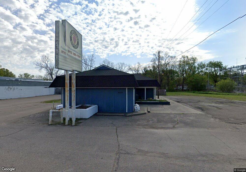 4235 Fenton Rd, Flint, MI 48507 - photo 1