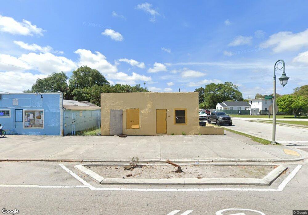 1911 N Tamarind Ave, West Palm Beach, FL 33407 - photo 1