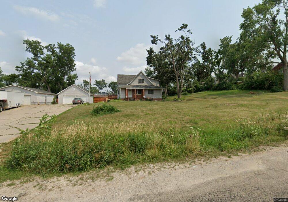 301 Foote St SW, Cedar Rapids, IA 52404 - photo 1