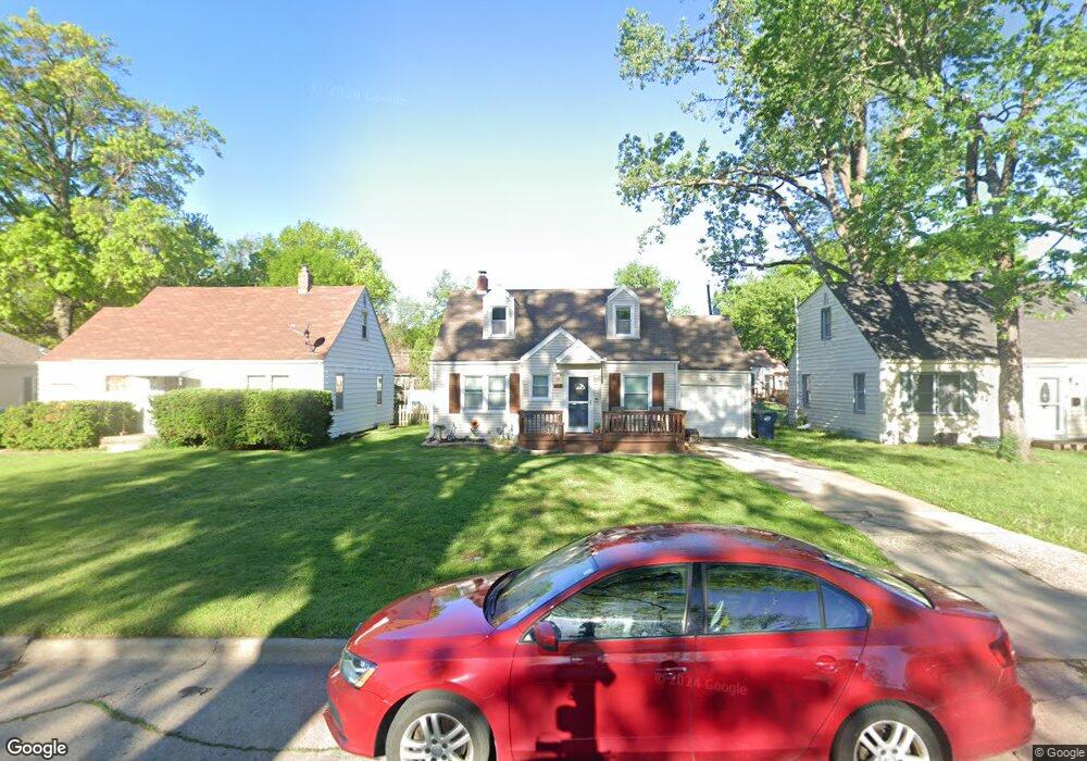 819 SW Randolph Ave, Topeka, KS 66606 - photo 1