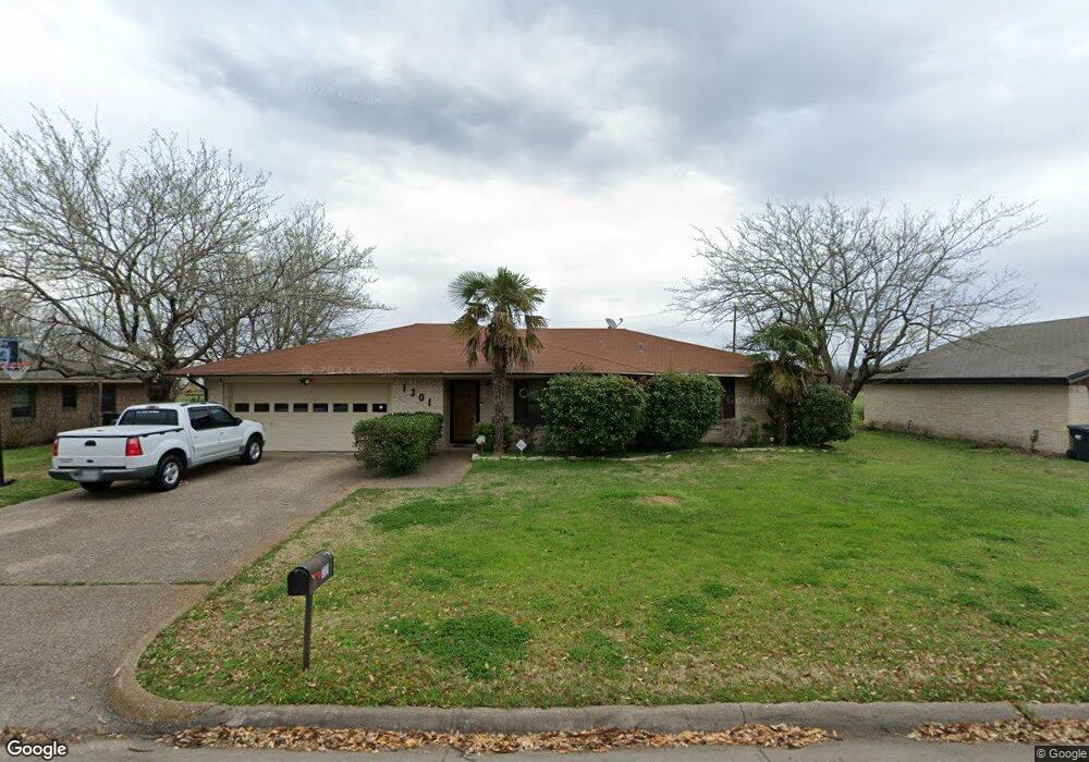 1301 S Benton St, Corsicana, TX 75110 - photo 1