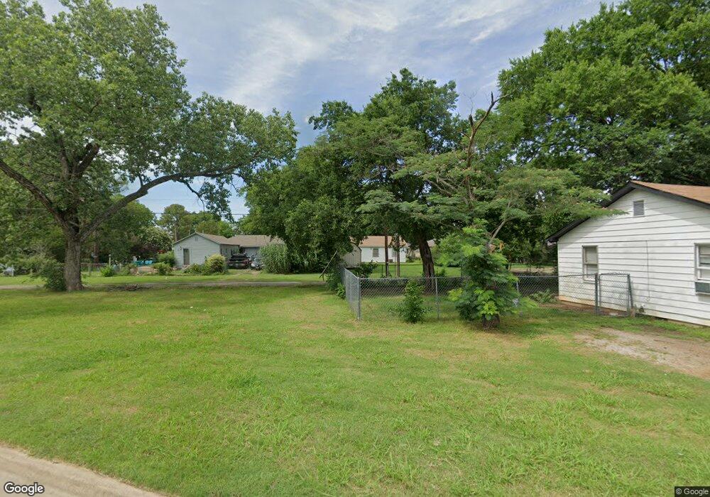 708 Elizabeth Dr, Ardmore, OK 73401 - photo 1