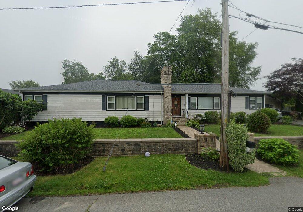 110 Pearl St, South Dartmouth, MA 02748 - photo 1