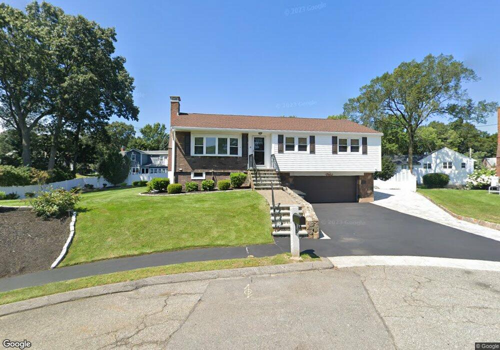 8 Dawes Cir, Woburn, MA 01801 - photo 1