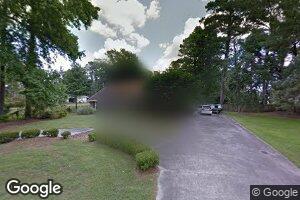 28 Lake Dr, Savannah, GA 31410