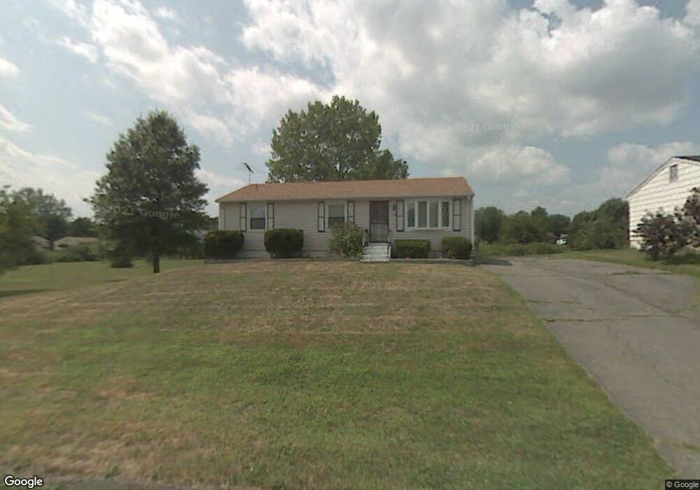 14 Farmstead Cir, Bloomfield, CT 06002 - photo 1