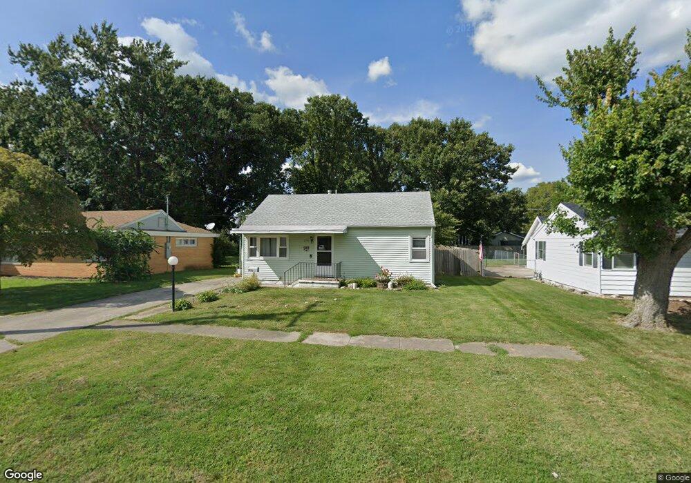 506 E Pinzon St, Tuscola, IL 61953 - photo 1