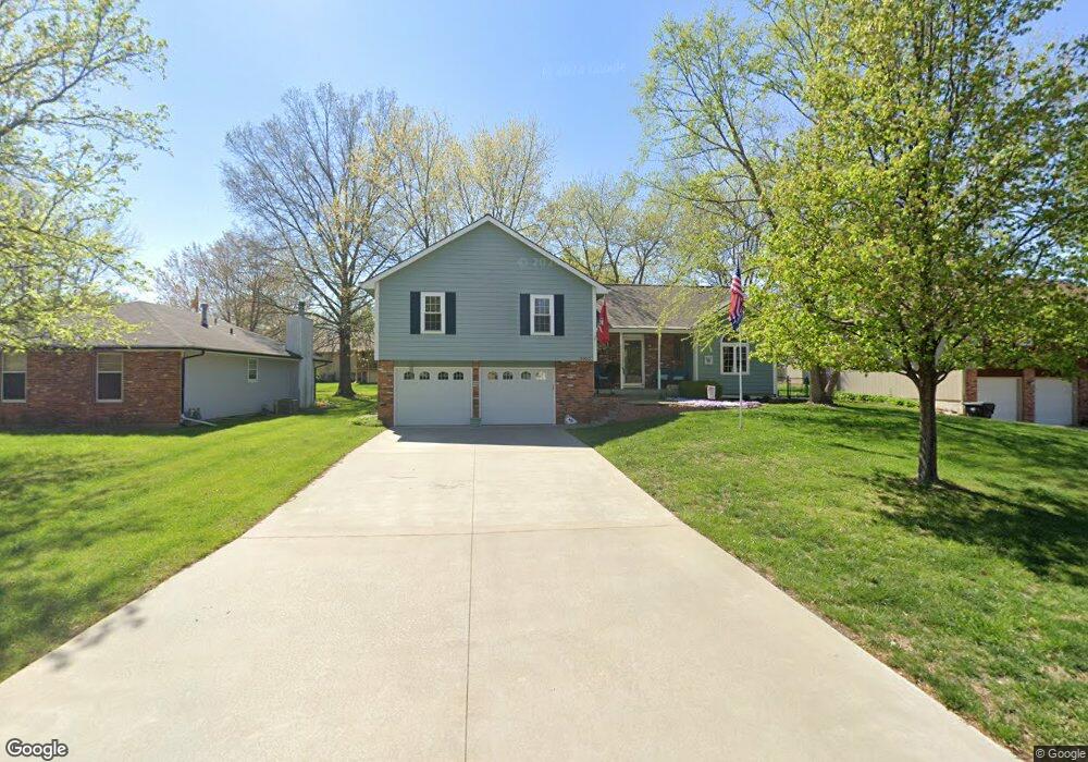 3103 SW Tutbury Town Rd, Topeka, KS 66614 - photo 1