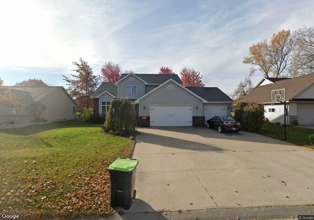 W5871 Easter Lily Dr, Appleton, WI 54915 - photo 1