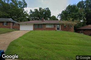 10014 Grosvenor Dr, Saint Louis, MO 63137