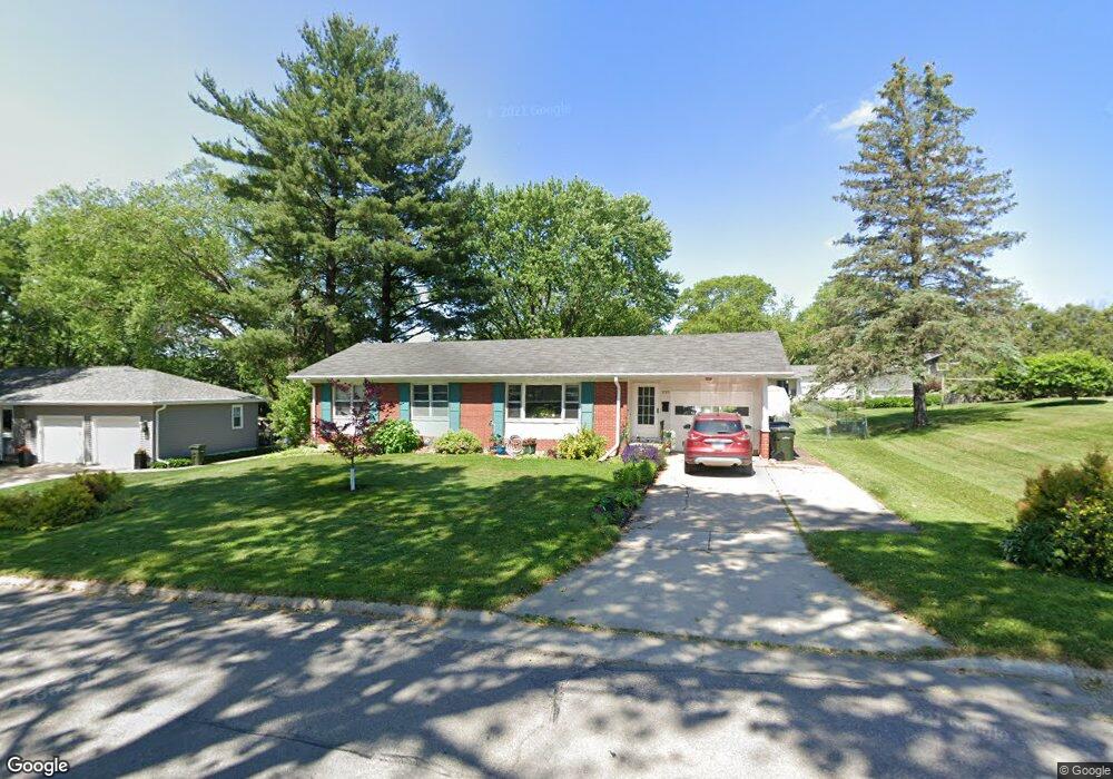 3229 Pridemore Dr, Cedar Falls, IA 50613 - photo 1