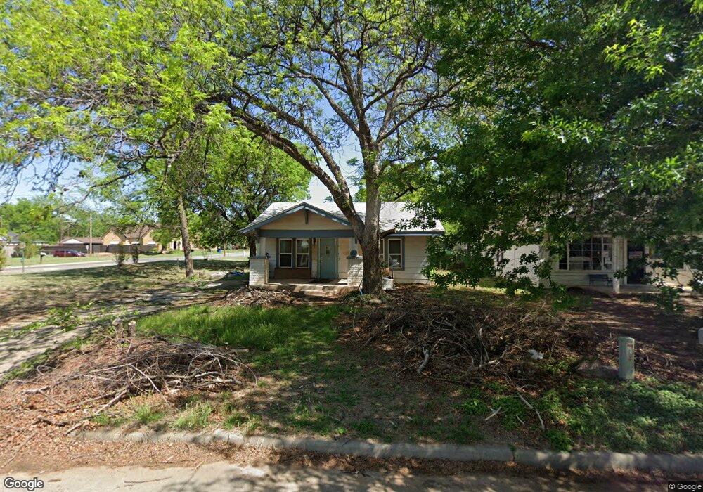 913 W Hackberry Ave, Duncan, OK 73533 - photo 1