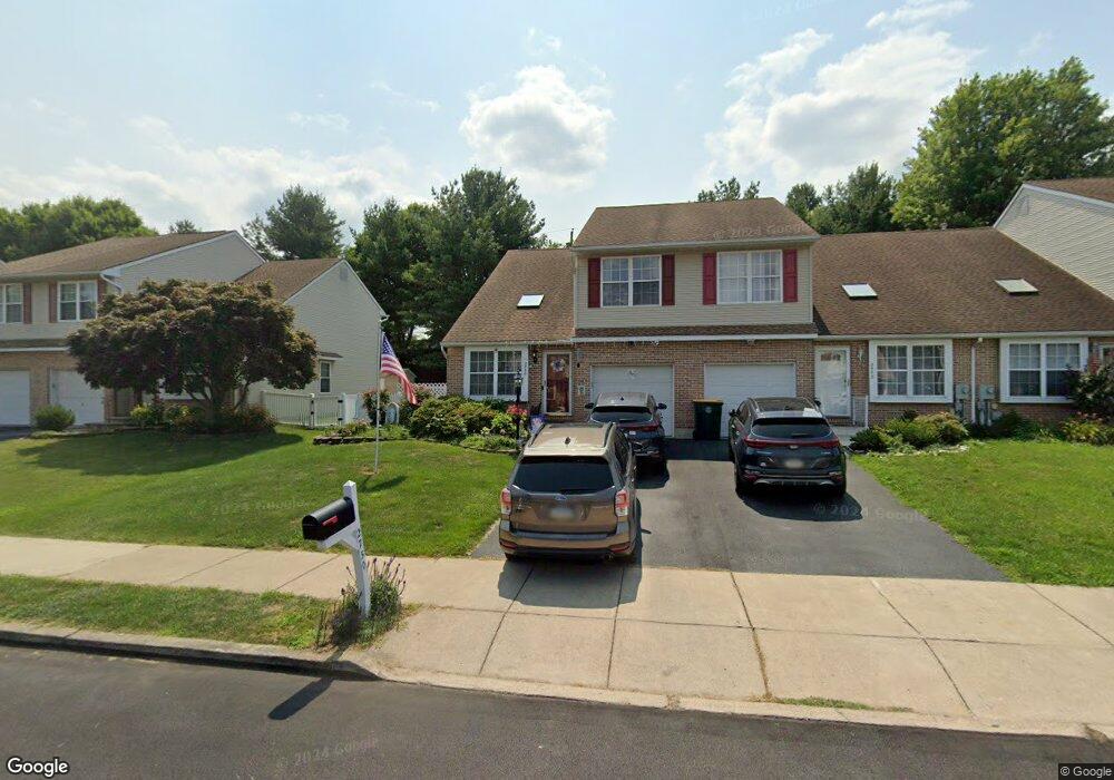 2750 Victoria Ln, Easton, PA 18045 - photo 1