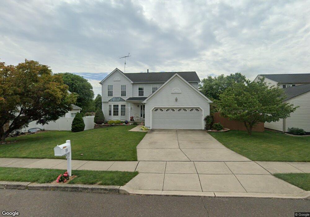 19 Jennifer Ln, Morrisville, PA 19067 - photo 1