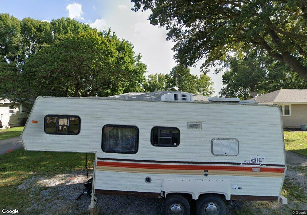 817 Timmons Dr, Tuscola, IL 61953 - photo 1