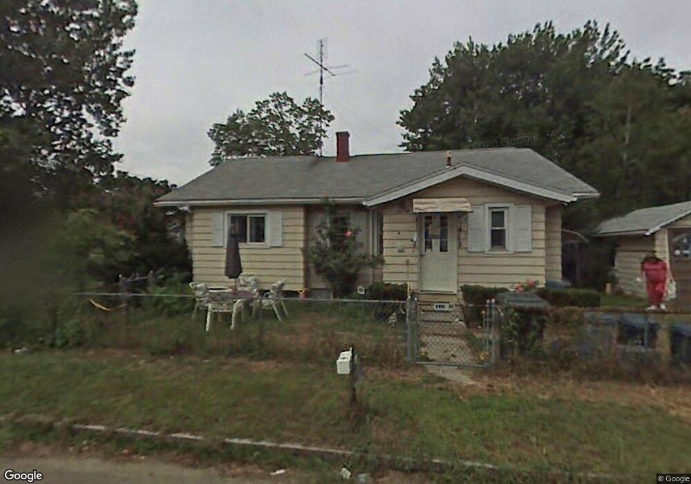 90 Switzer Ave, Springfield, MA 01109 - photo 1