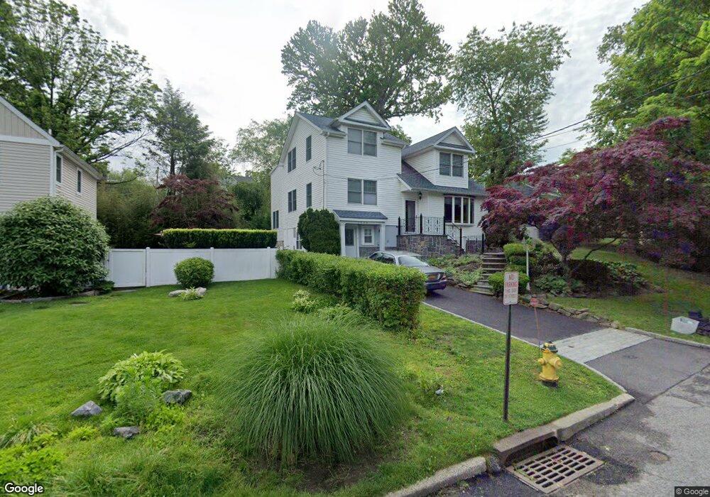 1448 Raleigh Rd, Mamaroneck, NY 10543 - photo 1