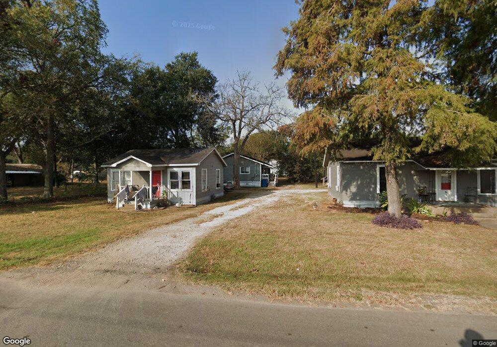 615 Walnut St, Waller, TX 77484 - photo 1