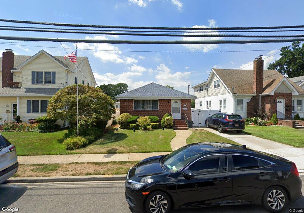 179 Charles St, Lynbrook, NY 11563 - photo 1