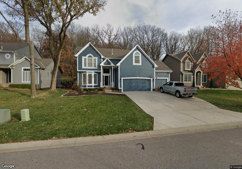 4607 Aminda St, Shawnee, KS 66226 - photo 1