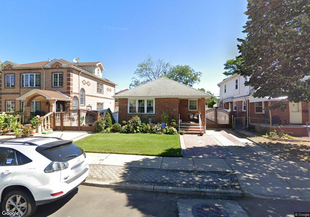 8023 256th St, Glen Oaks, NY 11004 - photo 1