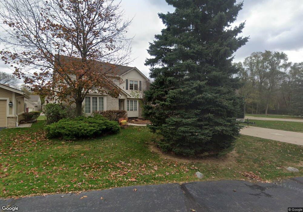 3130 Point of the Woods Dr, West Bloomfield, MI 48324 - photo 1