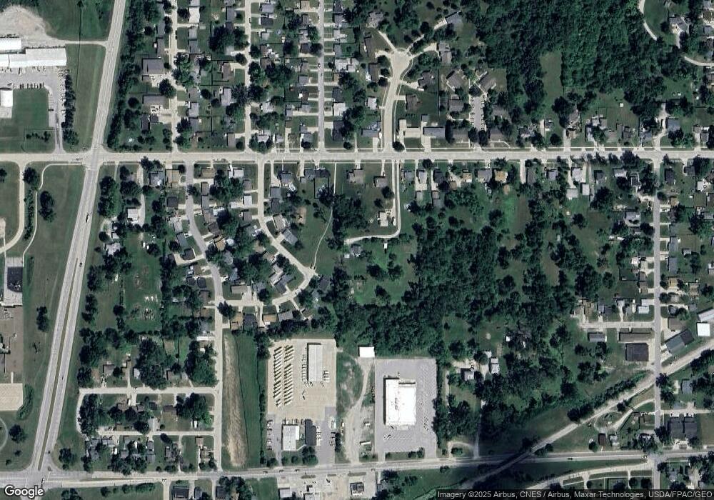 1311 N 4th Ave W, Newton, IA 50208 - photo 1