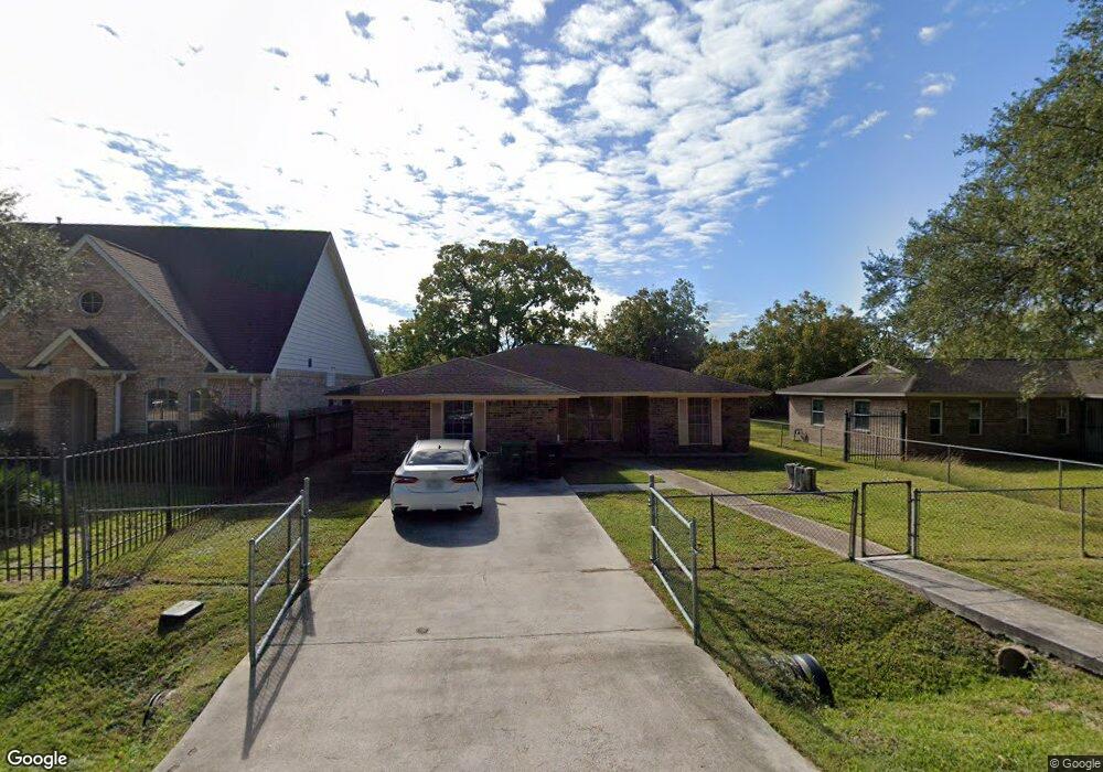2915 Blue Sky St, Houston, TX 77088 - photo 1
