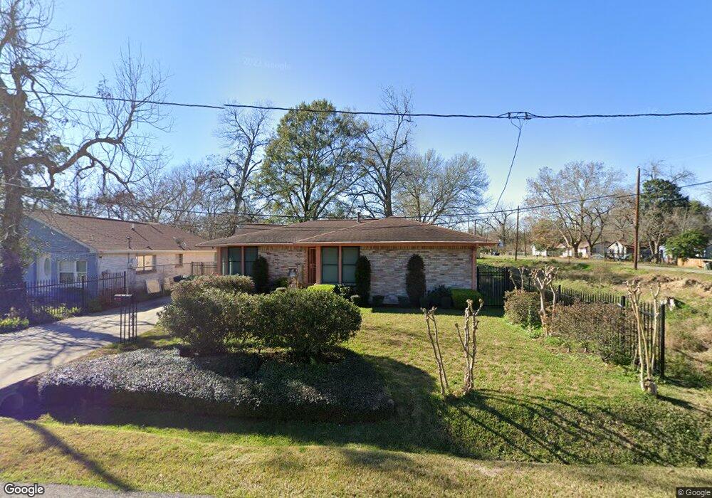 7417 Hoffman St, Houston, TX 77028 - photo 1