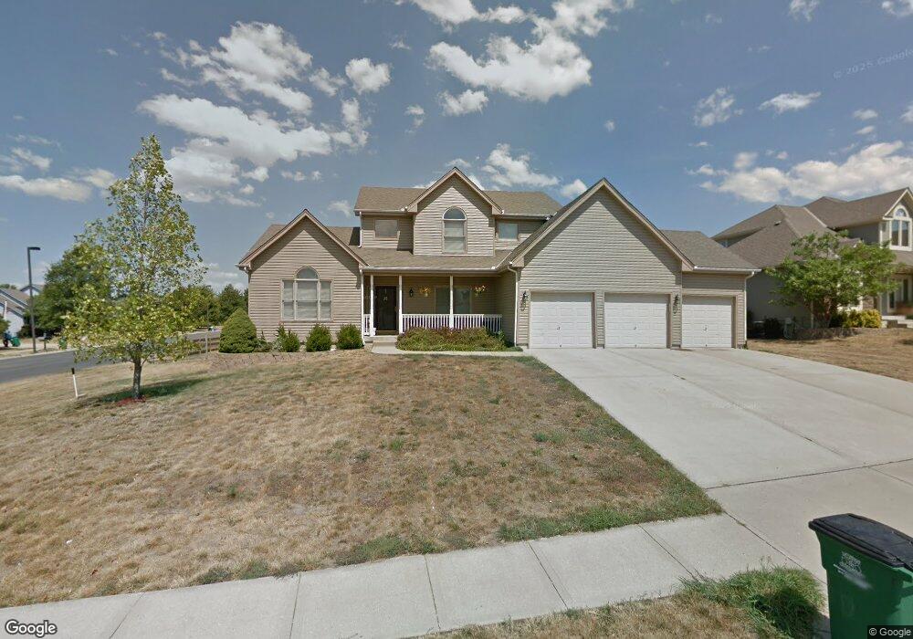 1520 Wrangler Way, Raymore, MO 64083 - photo 1