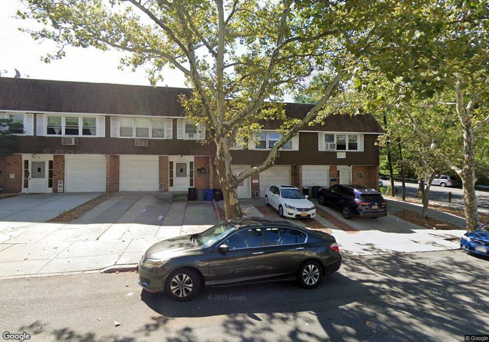 24006 68th Ave unit 32, Little Neck, NY 11362 - photo 1