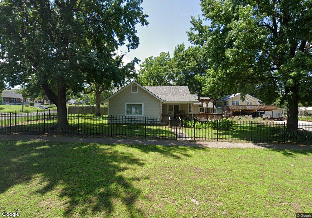 310 S 3rd St, Eufaula, OK 74432 - photo 1
