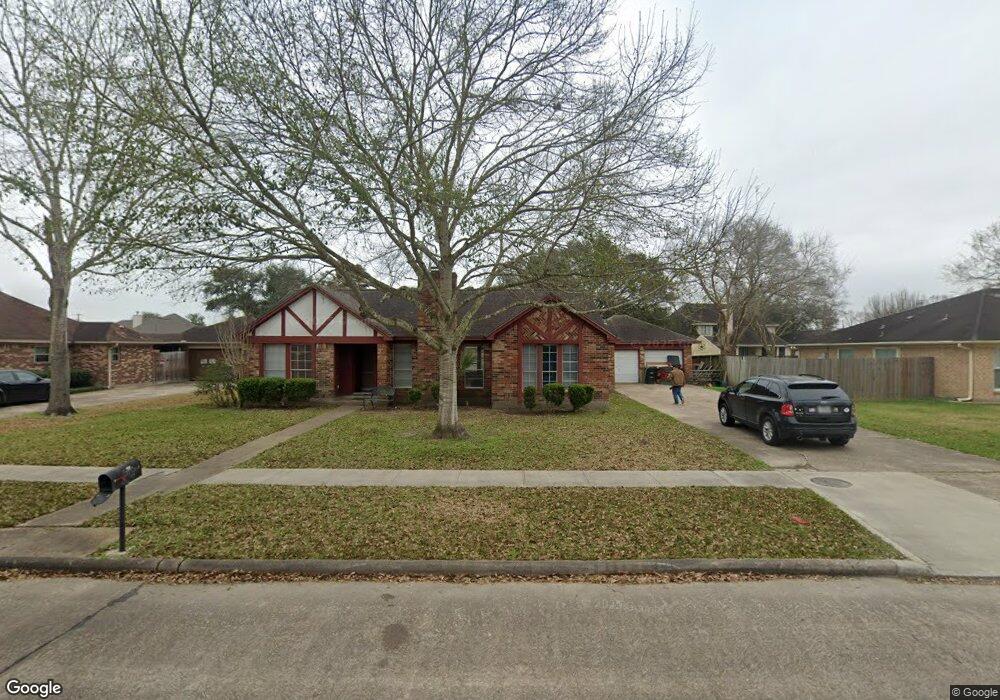 2205 Abingdon Rd, Alvin, TX 77511 - photo 1