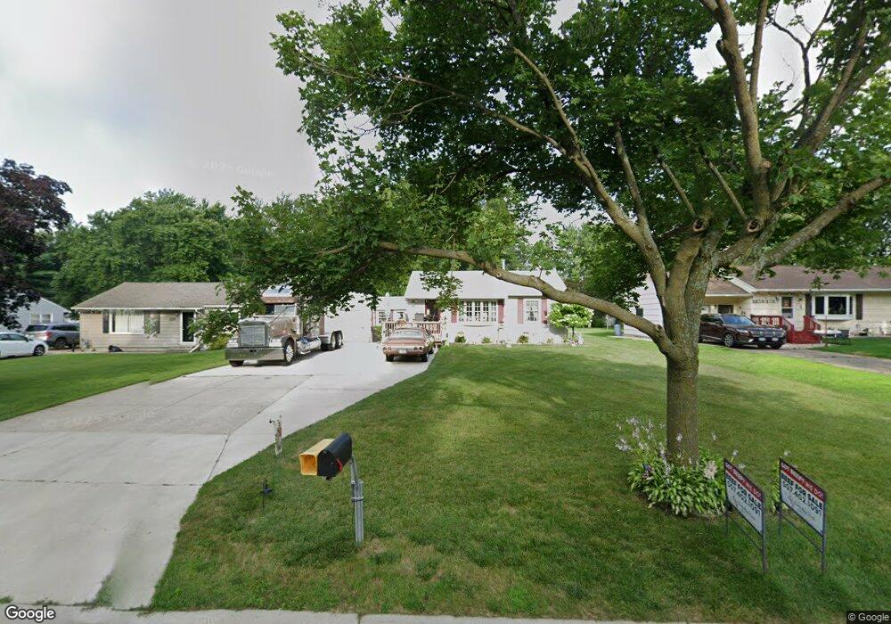 2221 Bridge Ave, Albert Lea, MN 56007 - photo 1