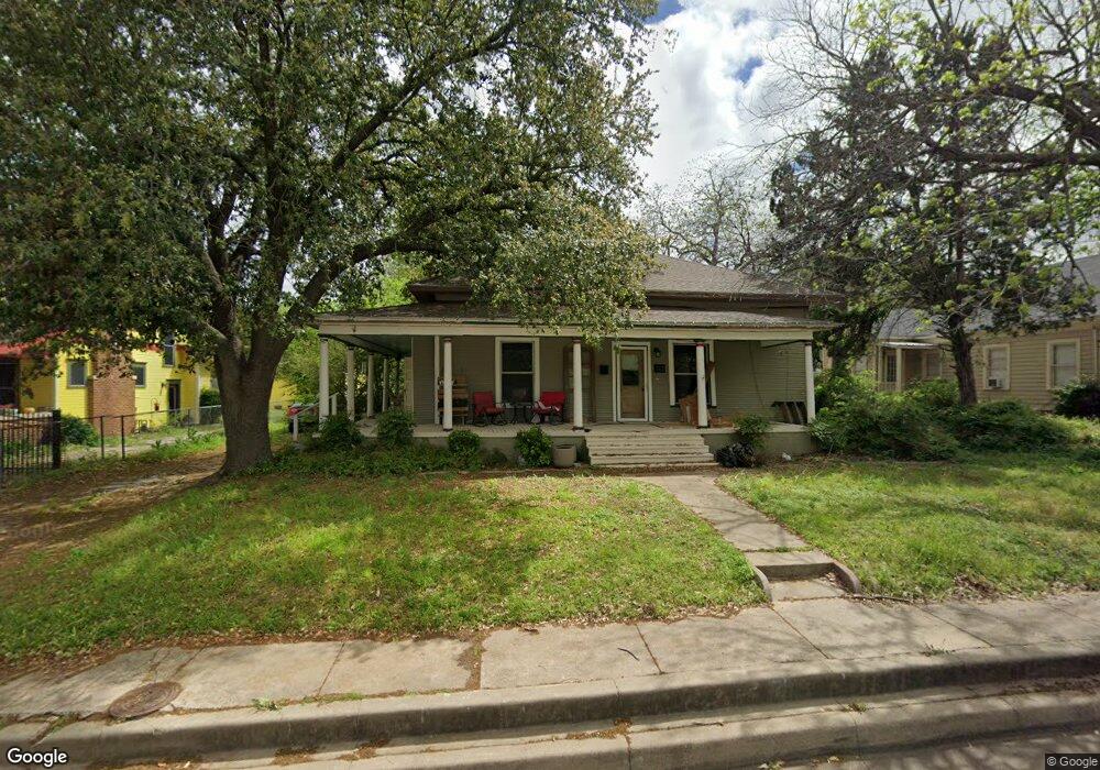 113 W Lee Ave, Weatherford, TX 76086 - photo 1