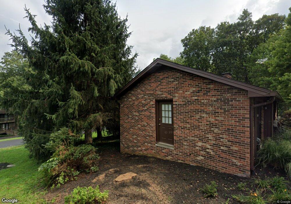 1015 Hancock Cir, Harrodsburg, KY 40330 - photo 1