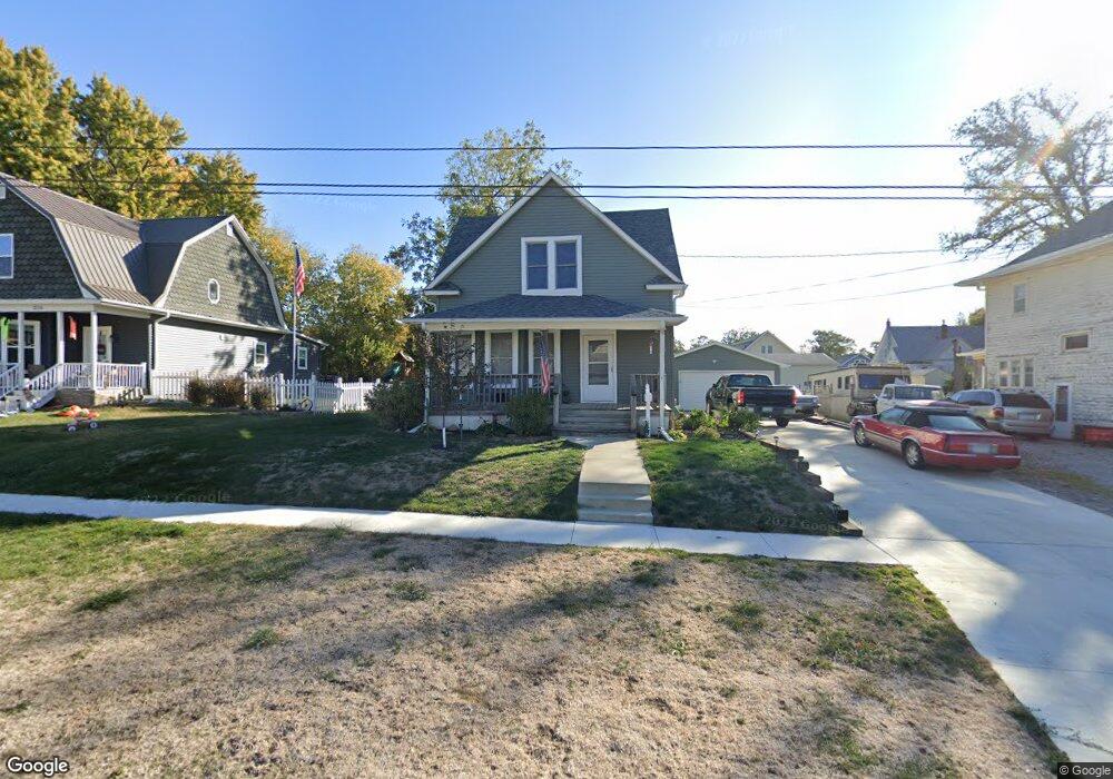 322 E 2nd St S, Newton, IA 50208 - photo 1