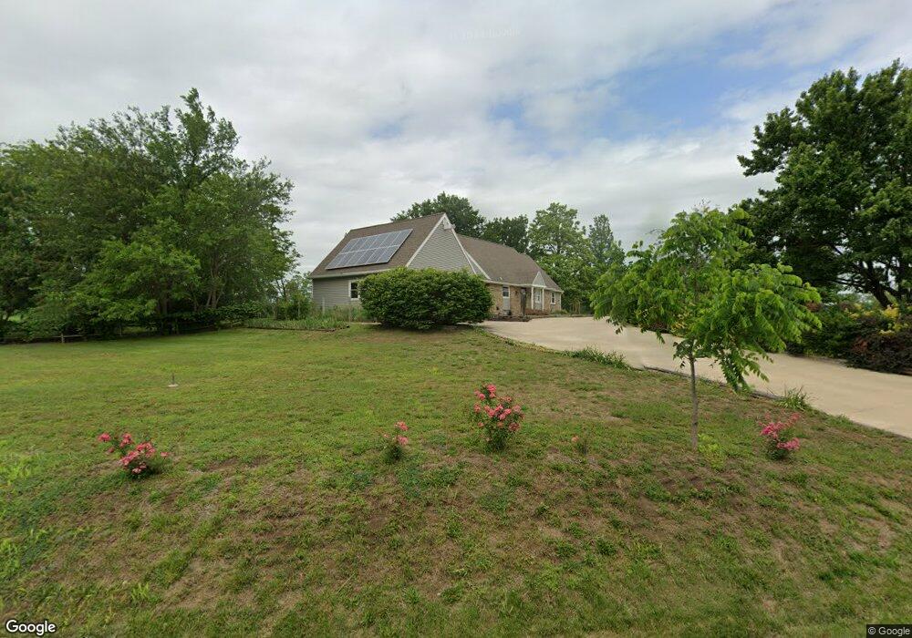 5325 SW Urish Rd, Topeka, KS 66610 - photo 1