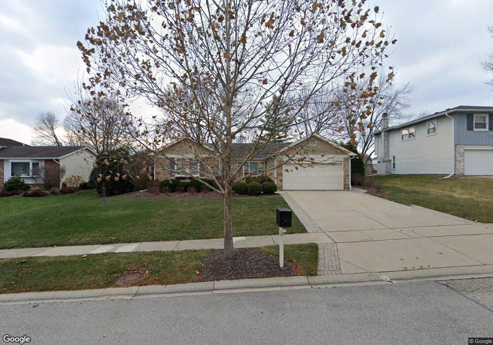 330 Crestwood Ct, Algonquin, IL 60102 - photo 1