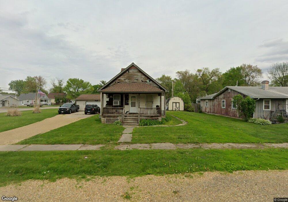 606 Oklahoma Ave, Lincoln, IL 62656 - photo 1