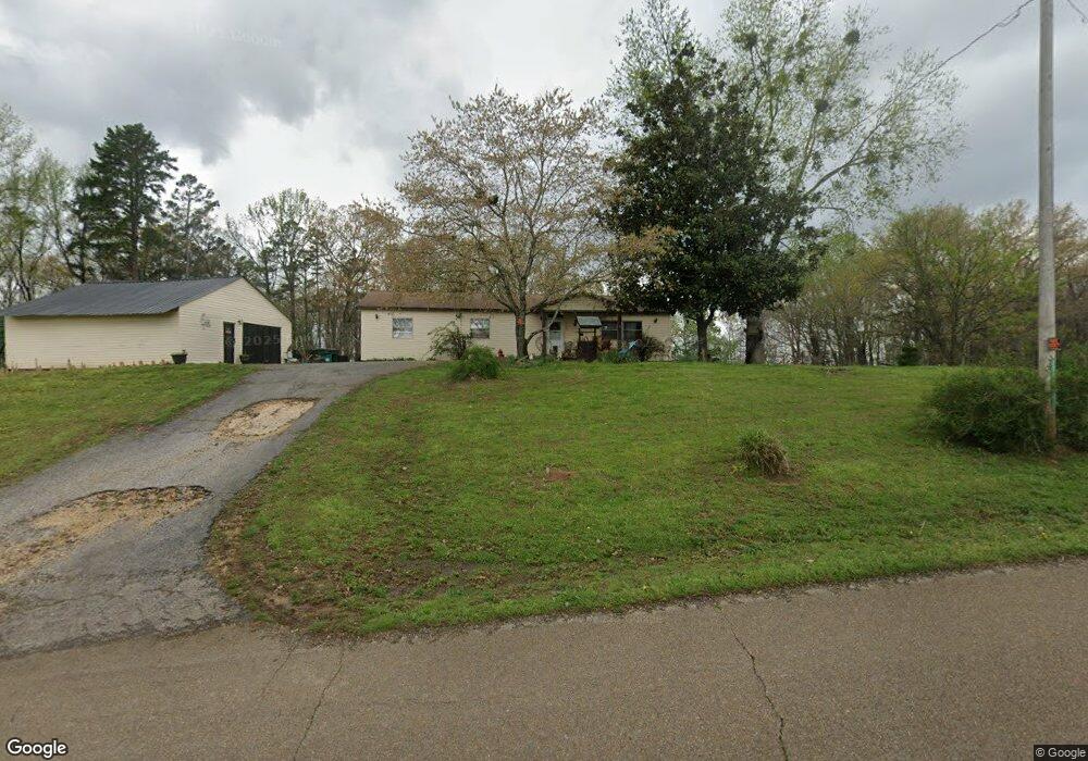 2810 Vale Rd, Mansfield, TN 38236 - photo 1