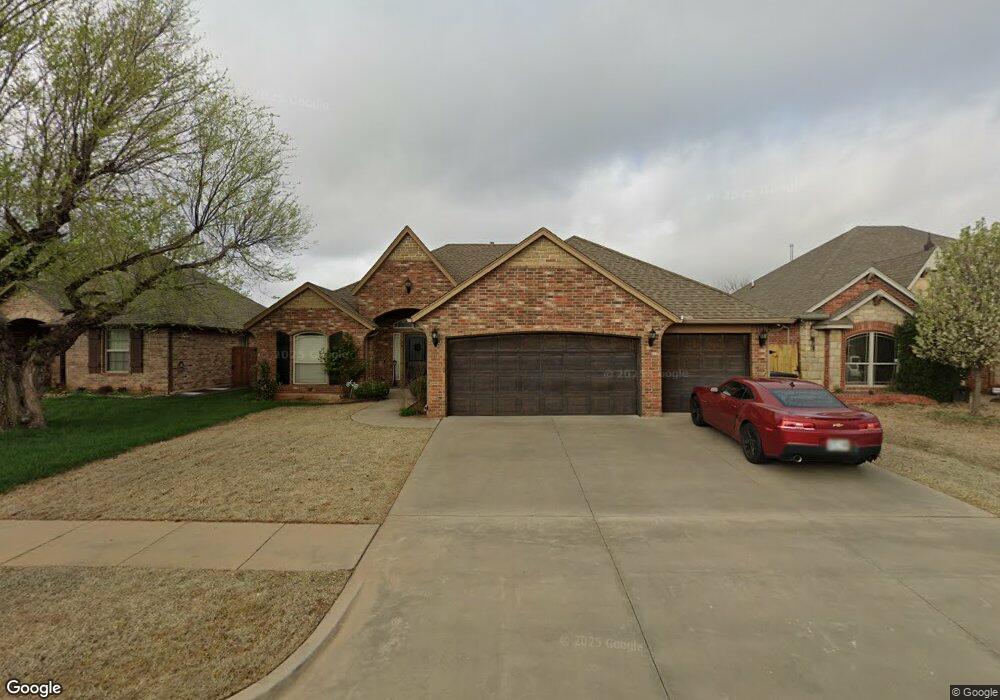 2905 Brookstone Ct, Moore, OK 73160 - photo 1