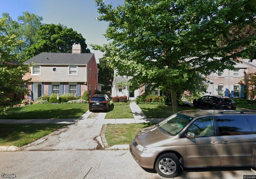 209 Mckinley Ave, Grosse Pointe Farms, MI 48236 - photo 1