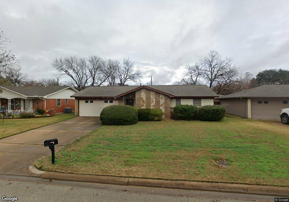 912 Piccadilly Cir, Hurst, TX 76053 - photo 1